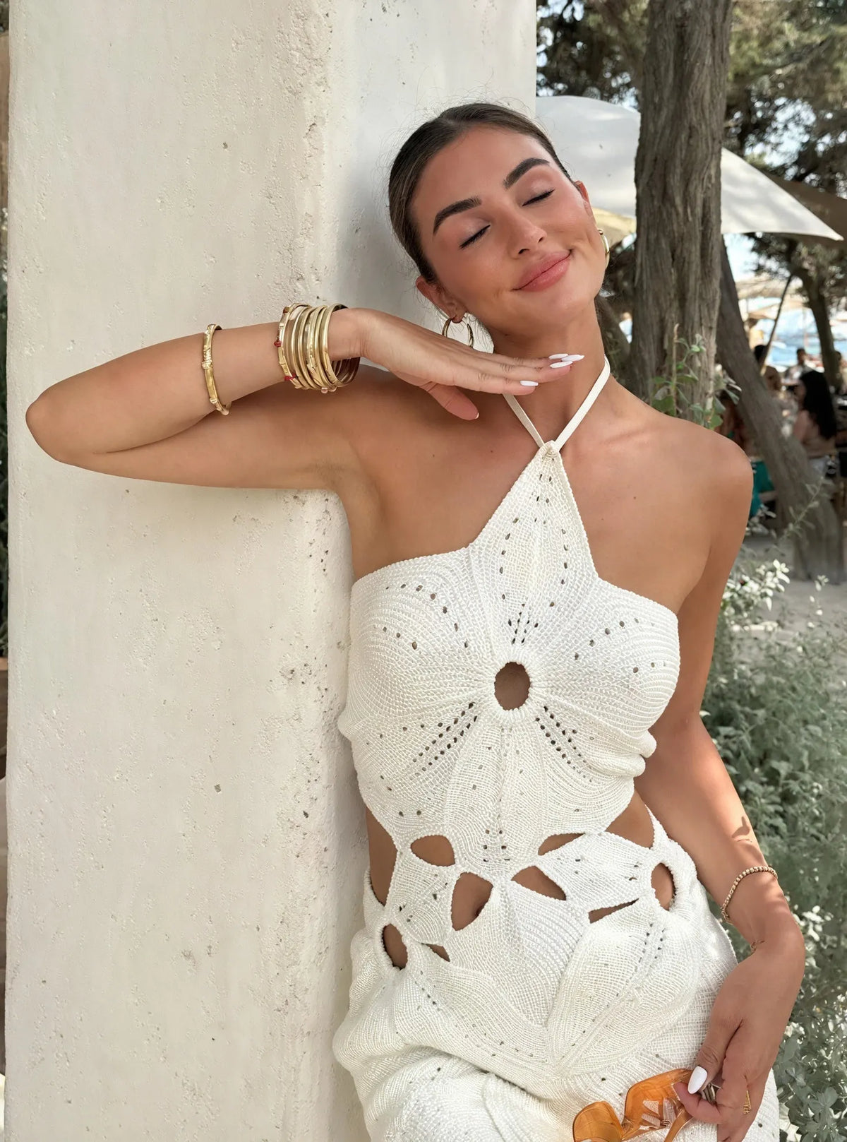 Häkelkleid mit Neckholder & Seiten-Cutouts