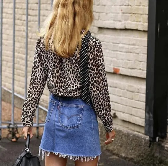 Trendige Bluse im Leo-Muster