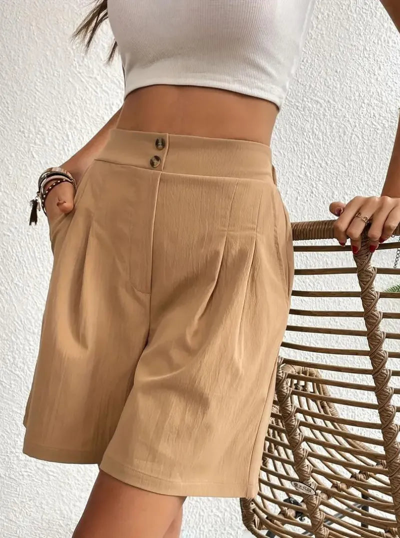 High-Waist Shorts – Bundfalten & Taschen