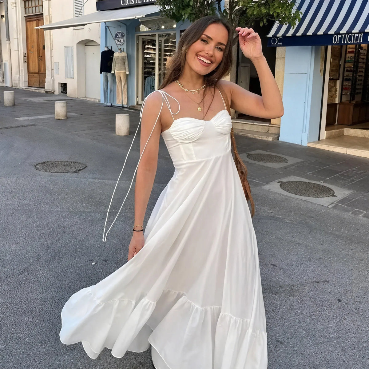 Weißes Bustier-Kleid – Gestufter Rock & Spaghettiträger