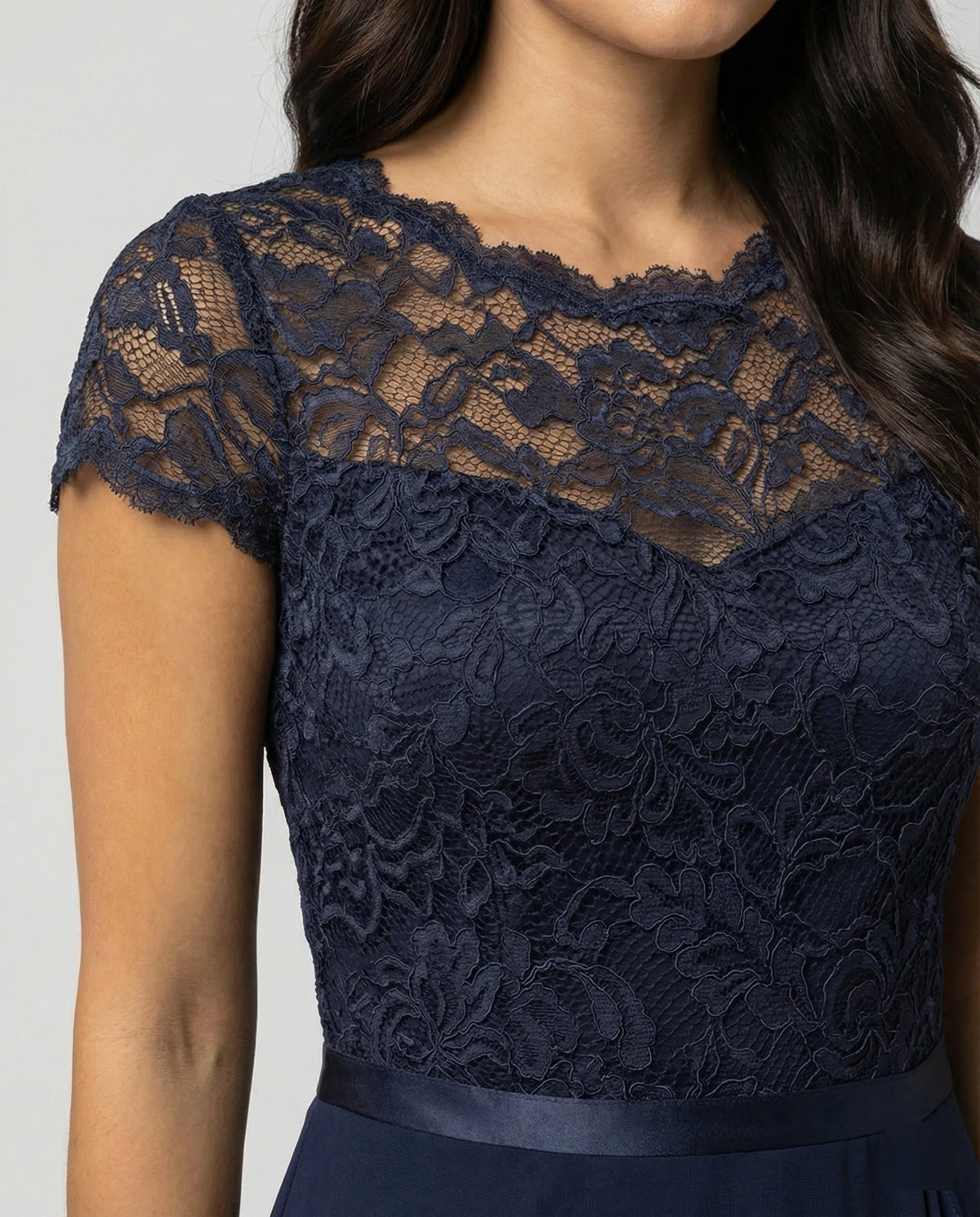 - Elegantes Transparentes Kleid mit Kurzarm, Feminine Silhouette