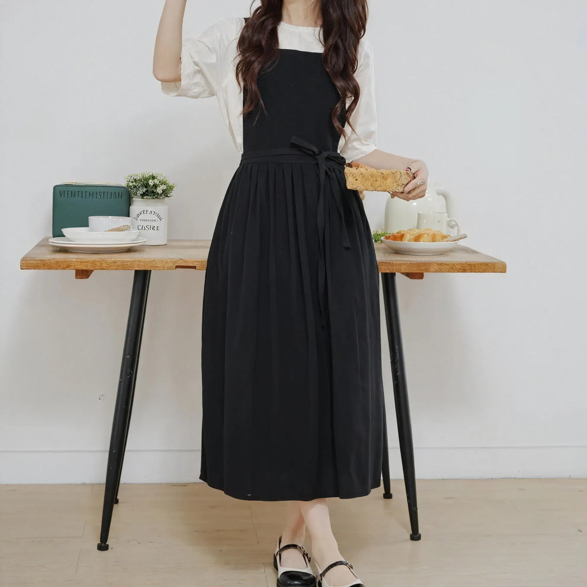 Ärmelloses Kleid – Taillengürtel & Taschen