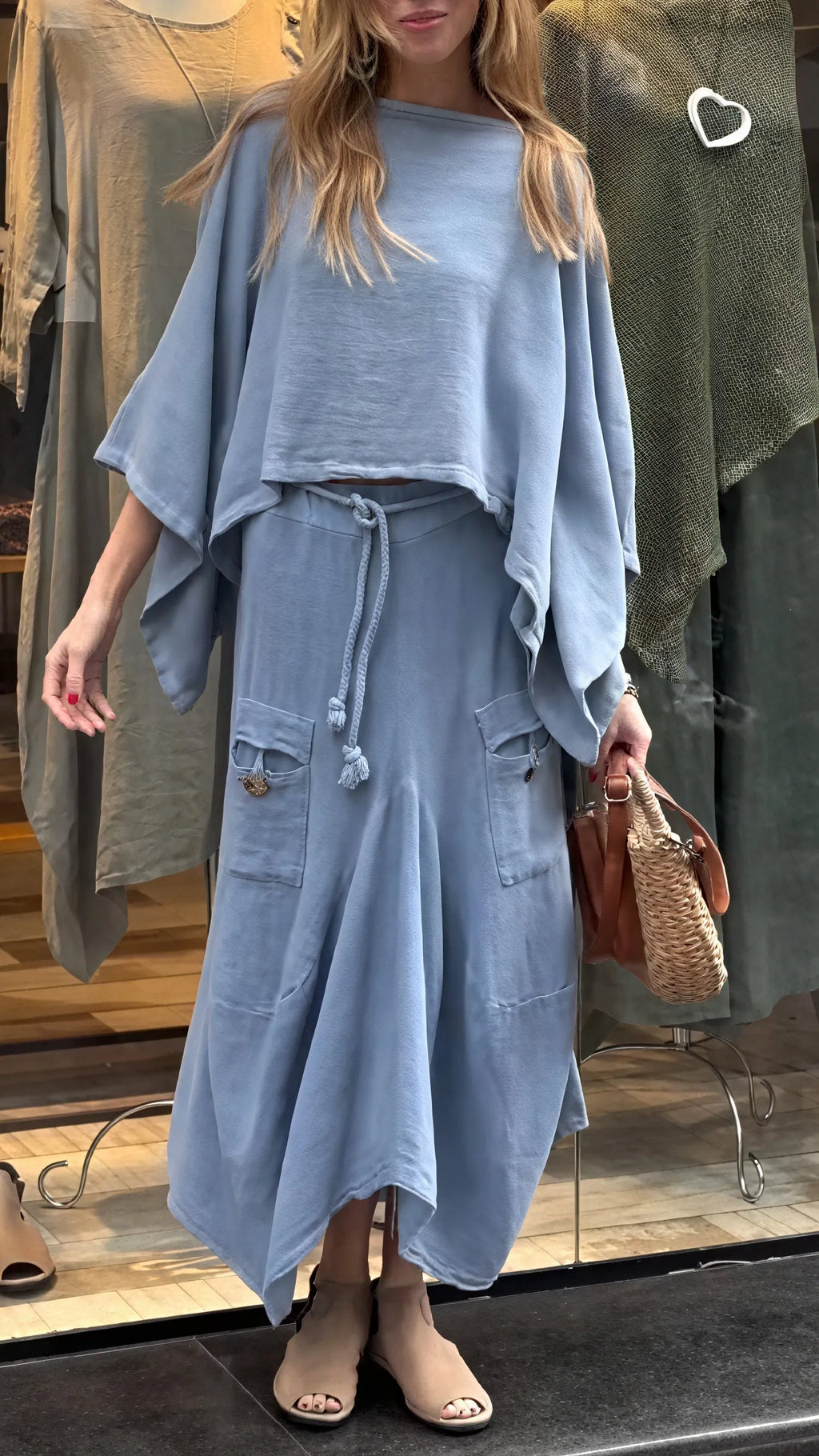 Lockerer Zweiteiler – Kordelzug & Taschen
