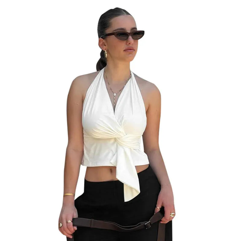 Figurbetontes Neckholder Top mit Knotendetail