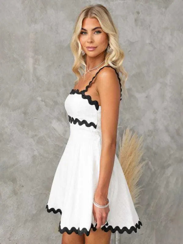 NAOMI | Zomerse flared Jurk met Klassieke Biezen