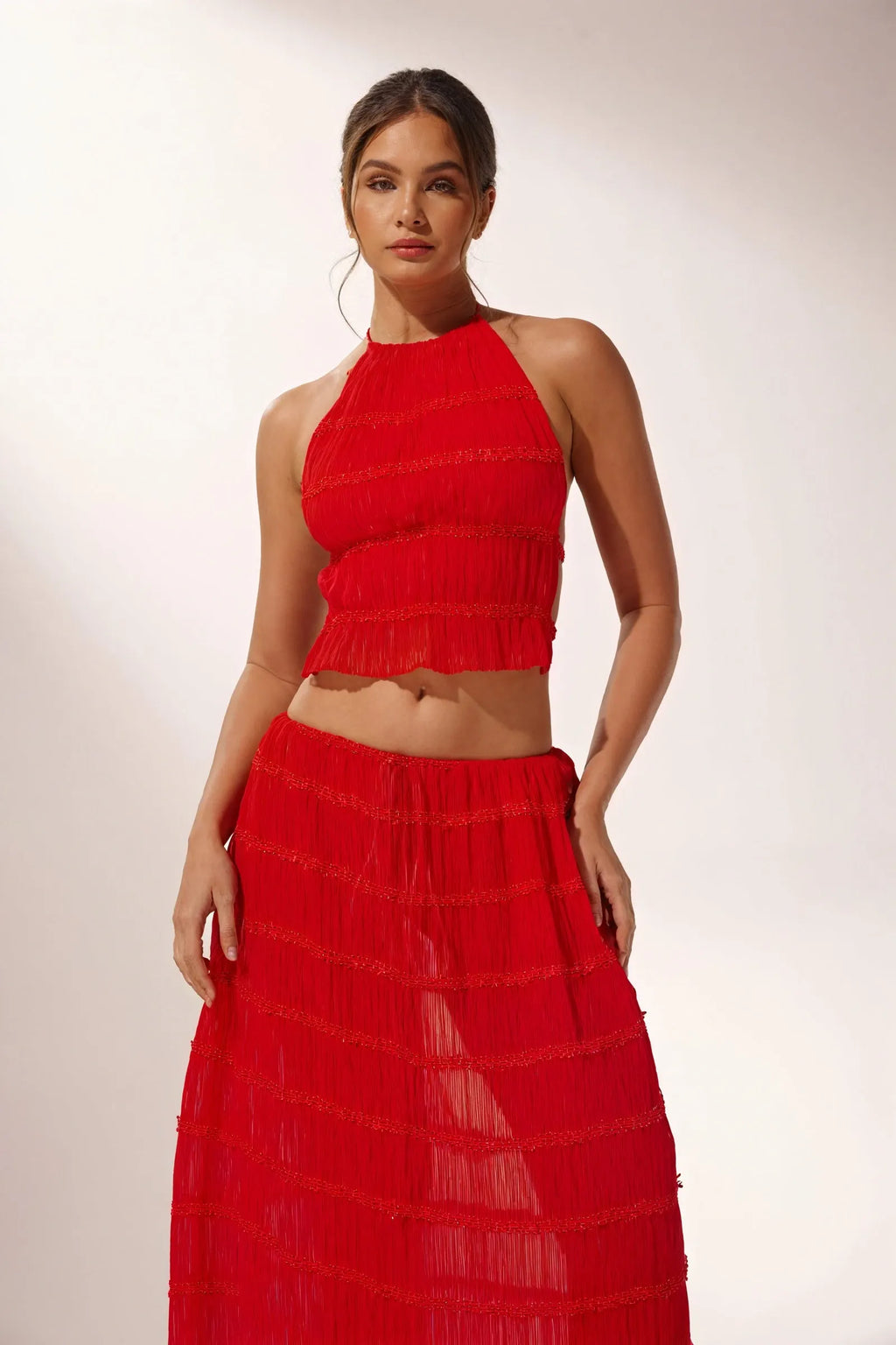 Fließendes Ensemble mit Halterneck-Top