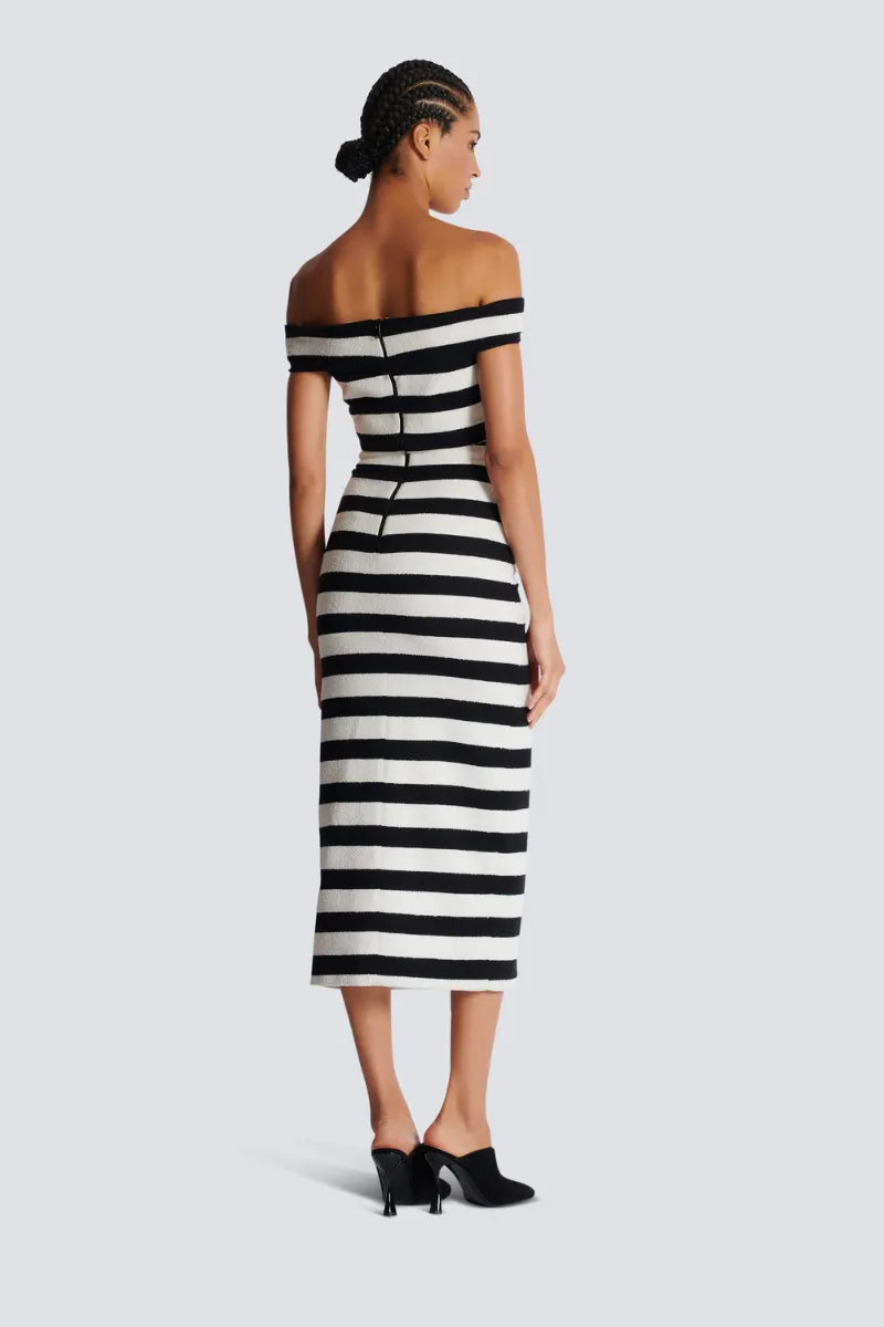 Elegantes gestreiftes zweiteiliges Kleid