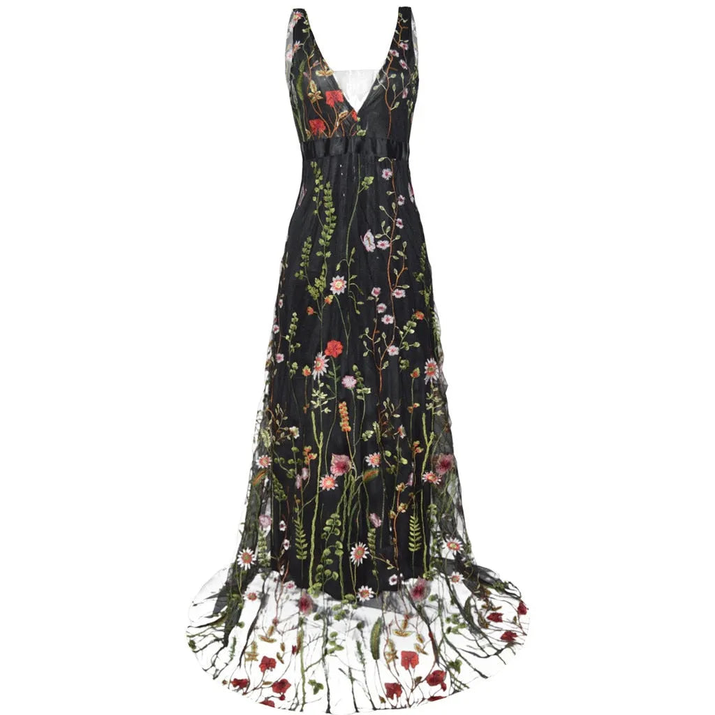 Fabulous Ã„rmelloses besticktes Kleid
