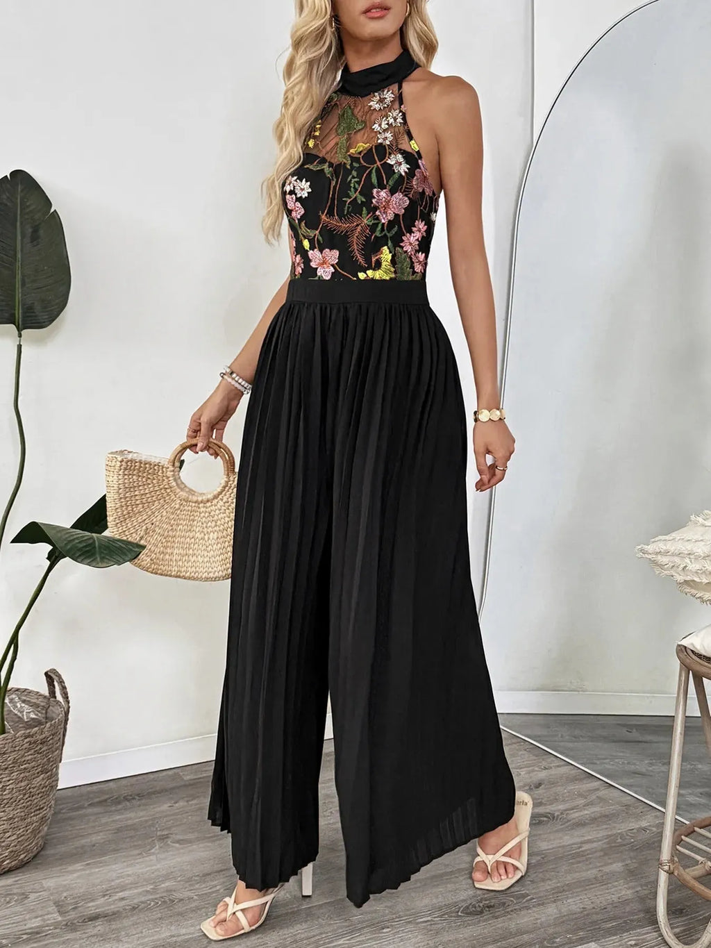 IRMA | Geborduurde Kanten Dames Jumpsuit met Palazzo Broek – Elegantie en Statement in Één