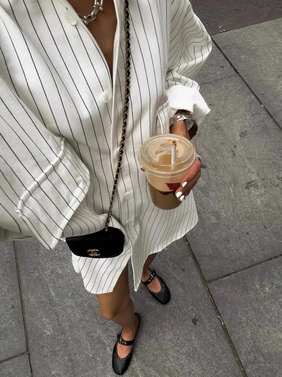 LEAH | Oversized Gestreept Damesoverhemd met Grote Zakken – Stijlvol & Comfortabel