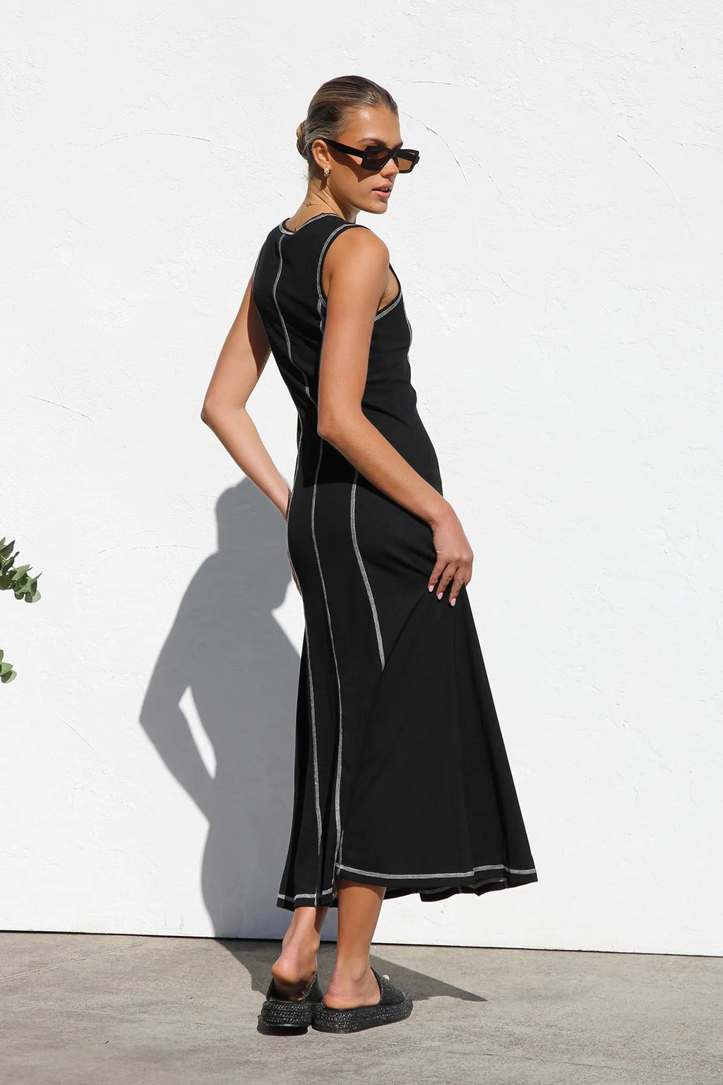 ARIANA | Zwarte Dames Maxi Jurk met Contrasterende Stiksels - Stijlvol, Rekbaar & Elegant