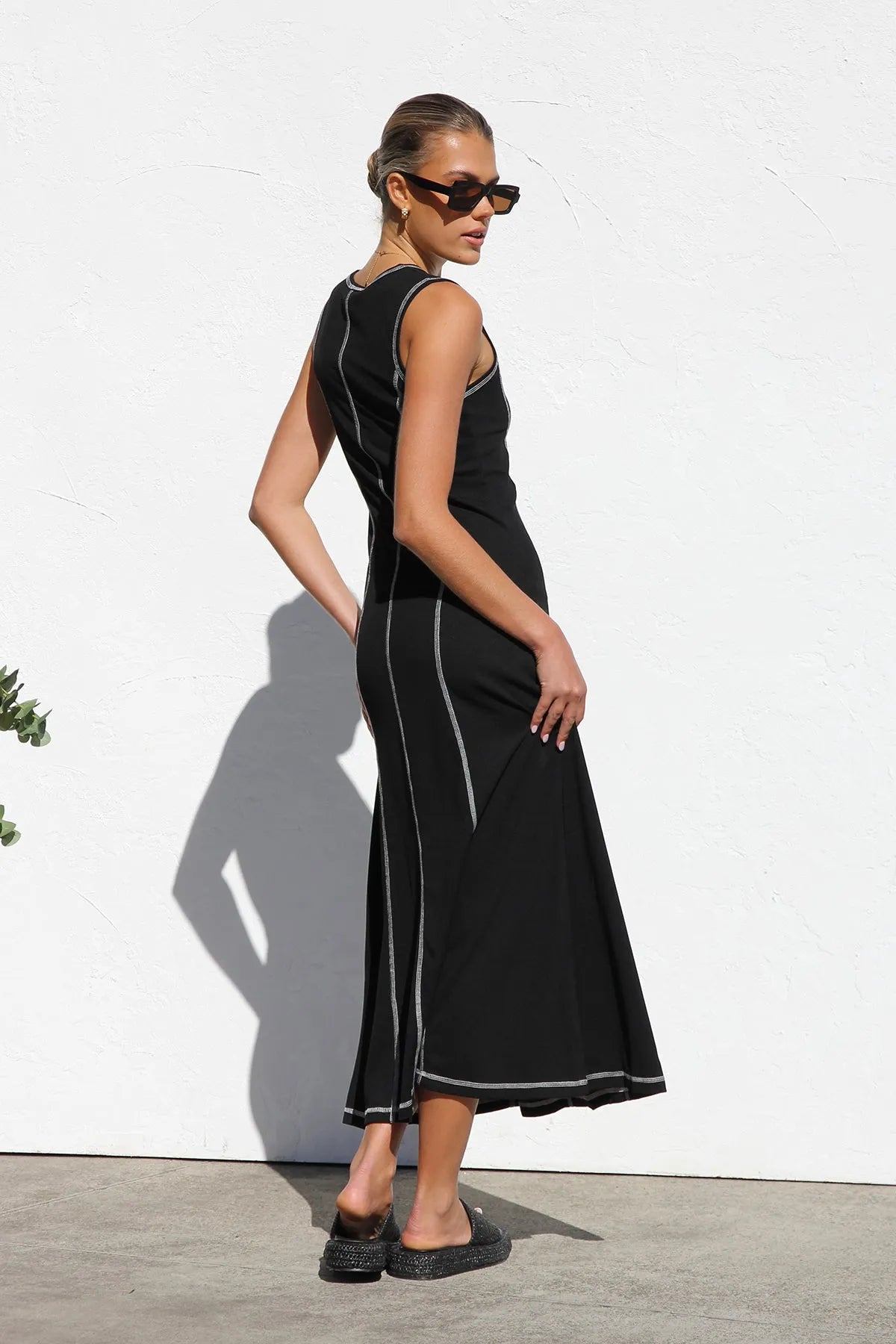 ARIANA | Zwarte Dames Maxi Jurk met Contrasterende Stiksels - Stijlvol, Rekbaar & Elegant