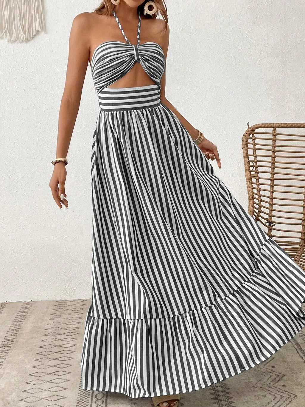 Vestido Longo Isadora Listrado Branco e Preto