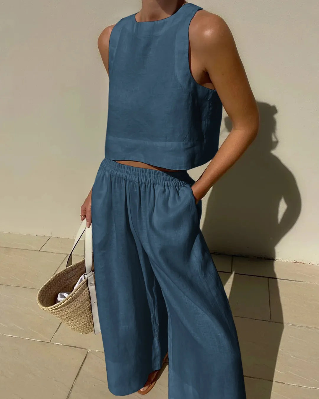 Minimalistisches Set: Top & Wide Leg Hose