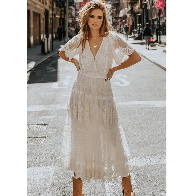 Annika | Elegantes Maxikleid mit V-Ausschnitt und Blumenspitze
