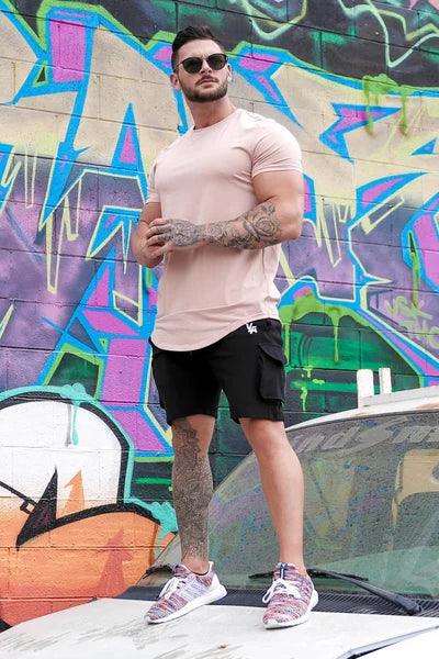 Essential T-Shirt mit tiefem Schnitt
