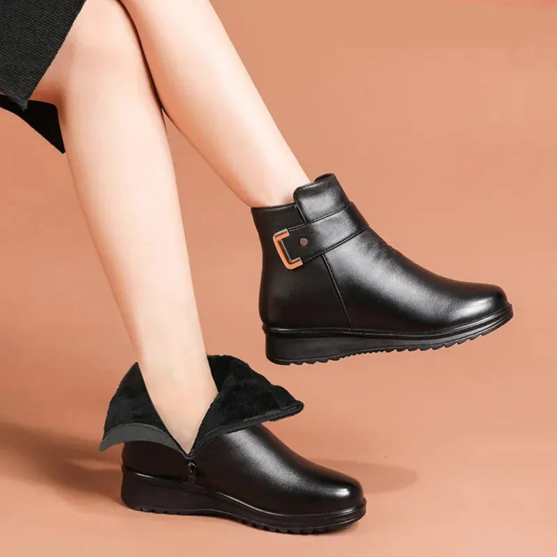 - Orthopädischer Stiefel