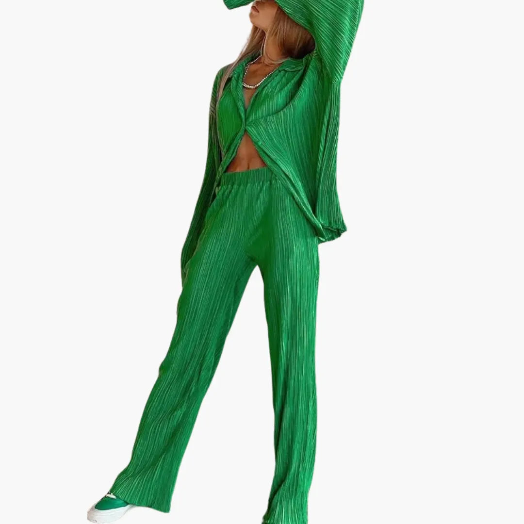 Womenâ€™s two-piece set with pleated top and trousers
