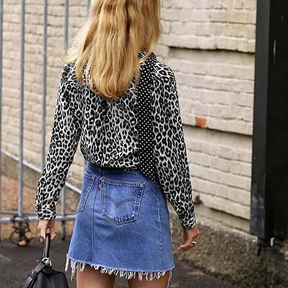Trendige Bluse im Leo-Muster