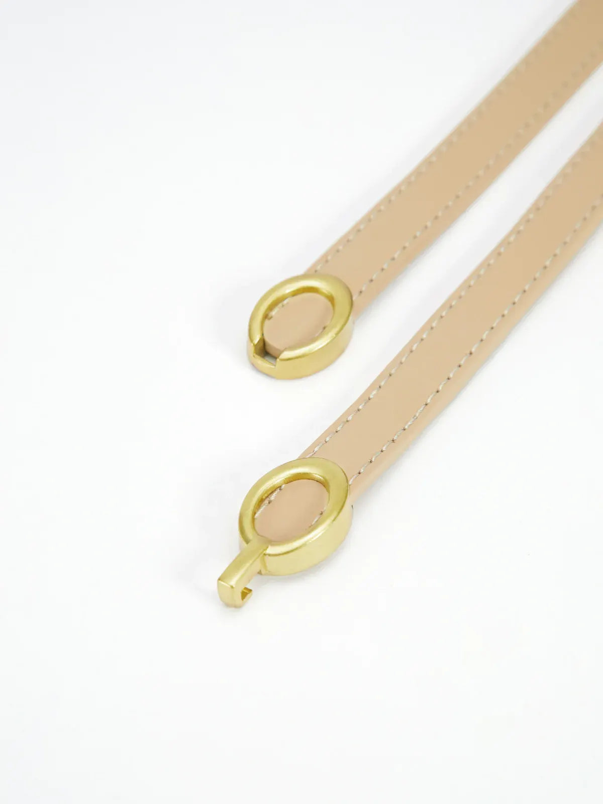 SOFIE | Smalle Leren Damesriem Met Gouden Ringengesp – Stijlvol, Elegant & Verstelbaar