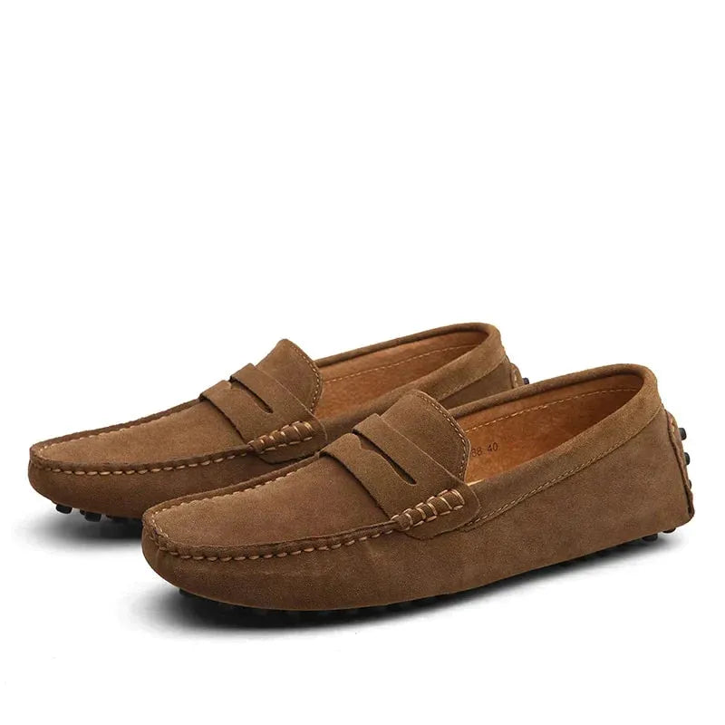 Wildleder-Slipper im italienischen Stil