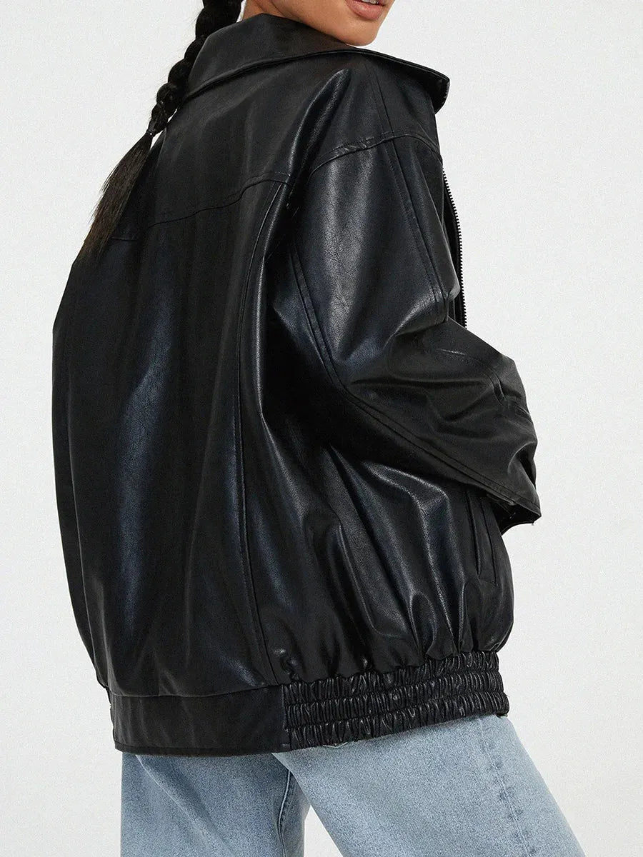 ÃœbergroÃŸe Leder-Bomberjacke mit trendigem Design