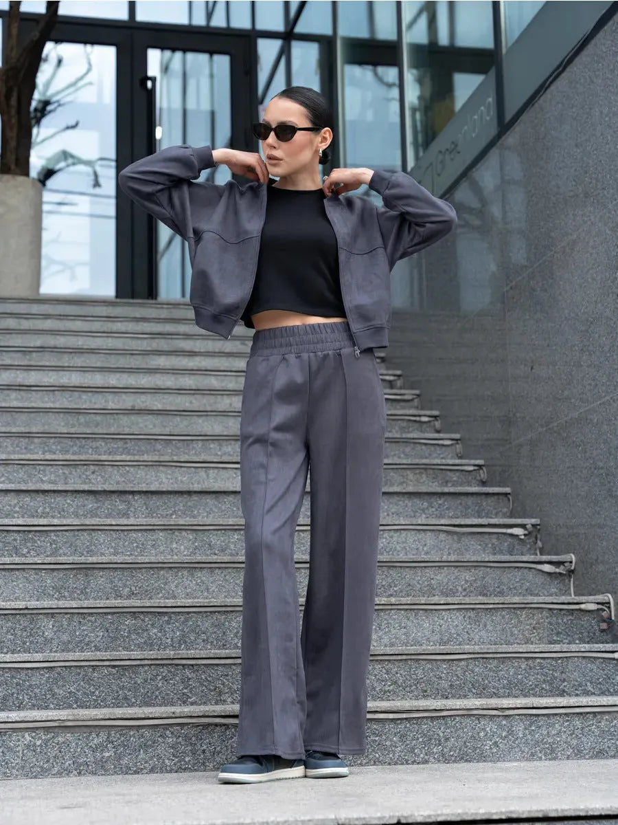 Trendy Women's Two-Piece Set with Short Jacket and Wide Pants