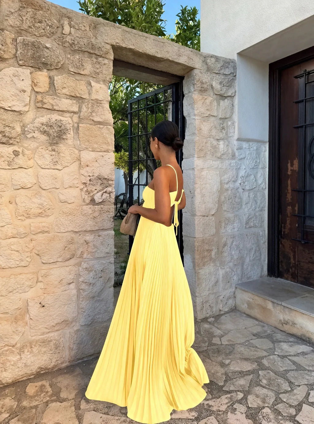 Anmutiges Kleid mit modernem Detail für unvergessliche Momente