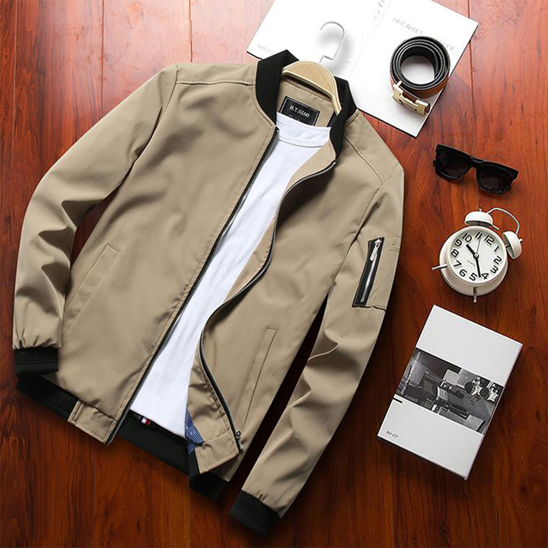 Stylische Und Kurze Sommerjacke Für Männer