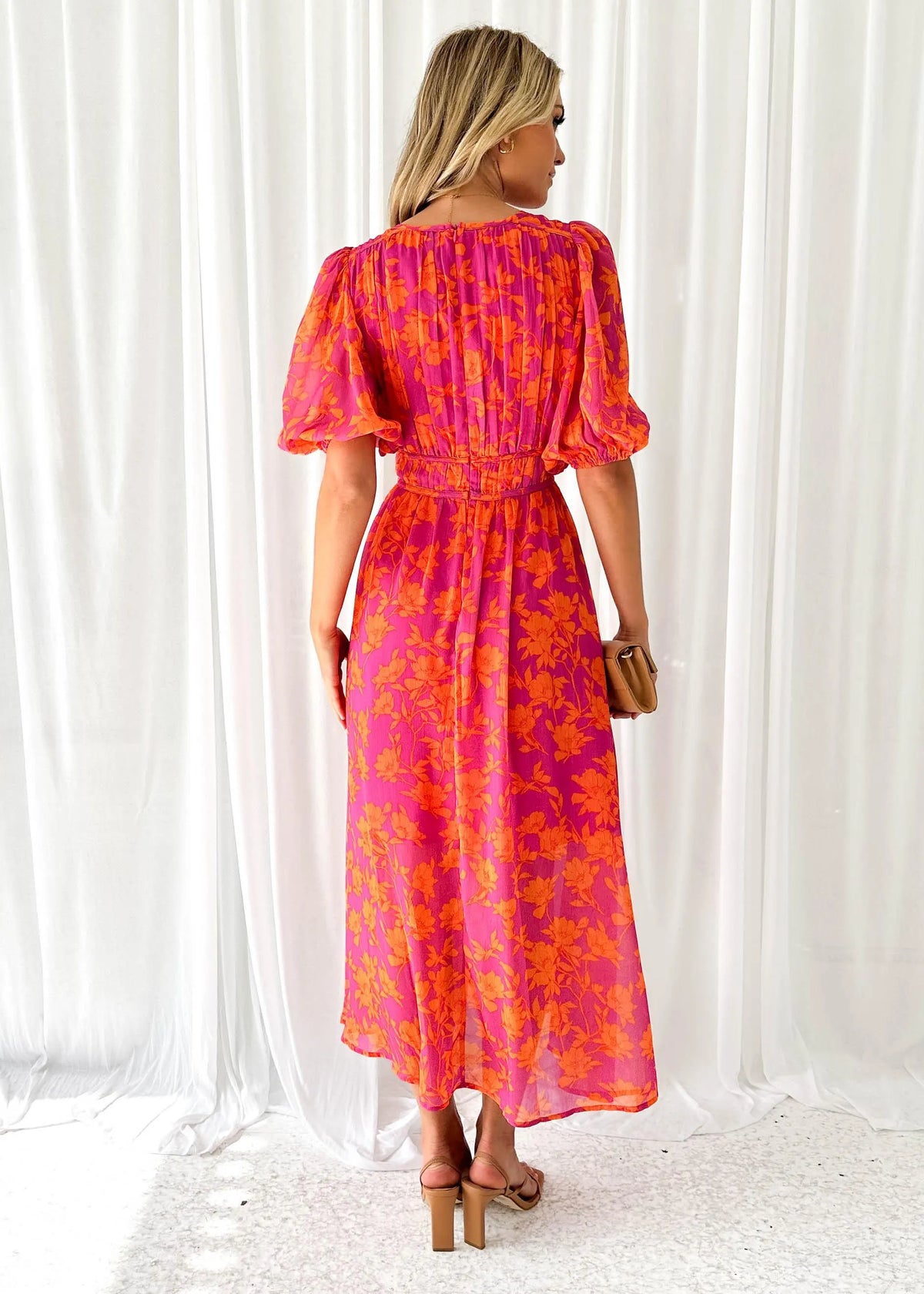 Blumen Maxi-Kleid – Fließend, V-Ausschnitt