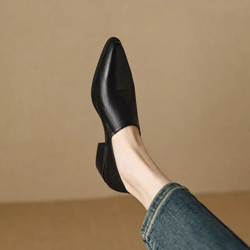 CARLA | Minimalistische Dames Instappers Met Spitse Neus – Elegant, Comfortabel, Tijdloos