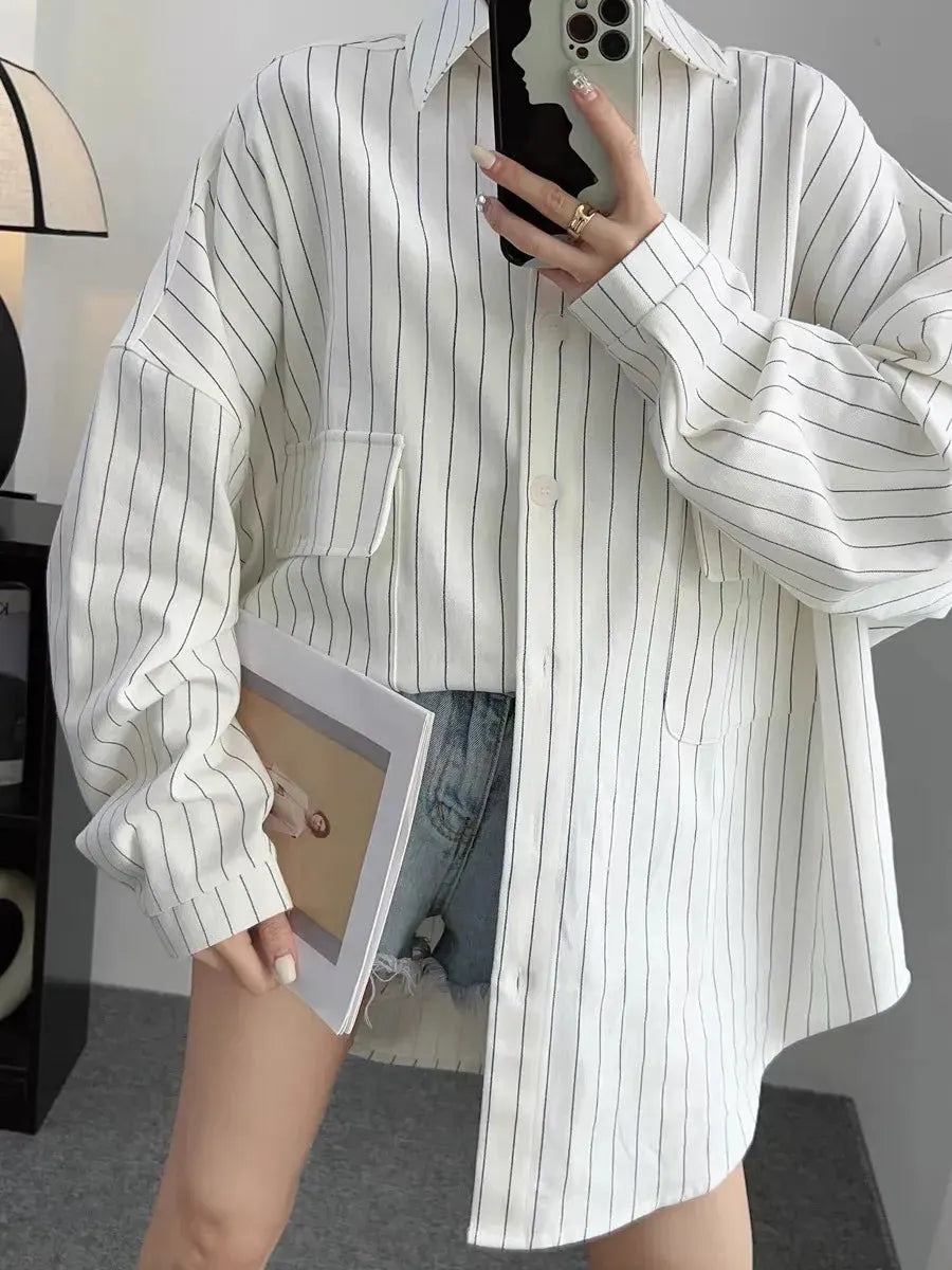 LEAH | Oversized Gestreept Damesoverhemd met Grote Zakken – Stijlvol & Comfortabel