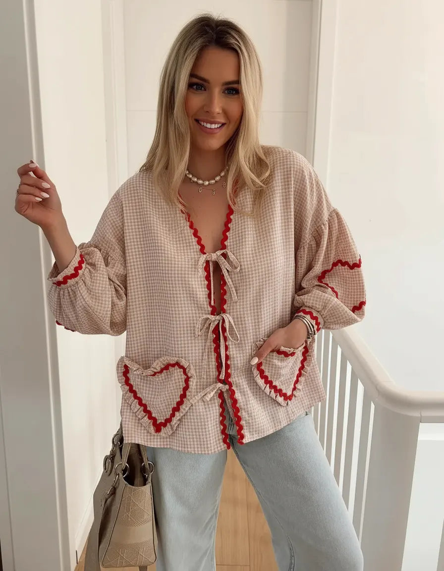 Charme Zeitlose Gingham Bluse mit Herz-Applikationen