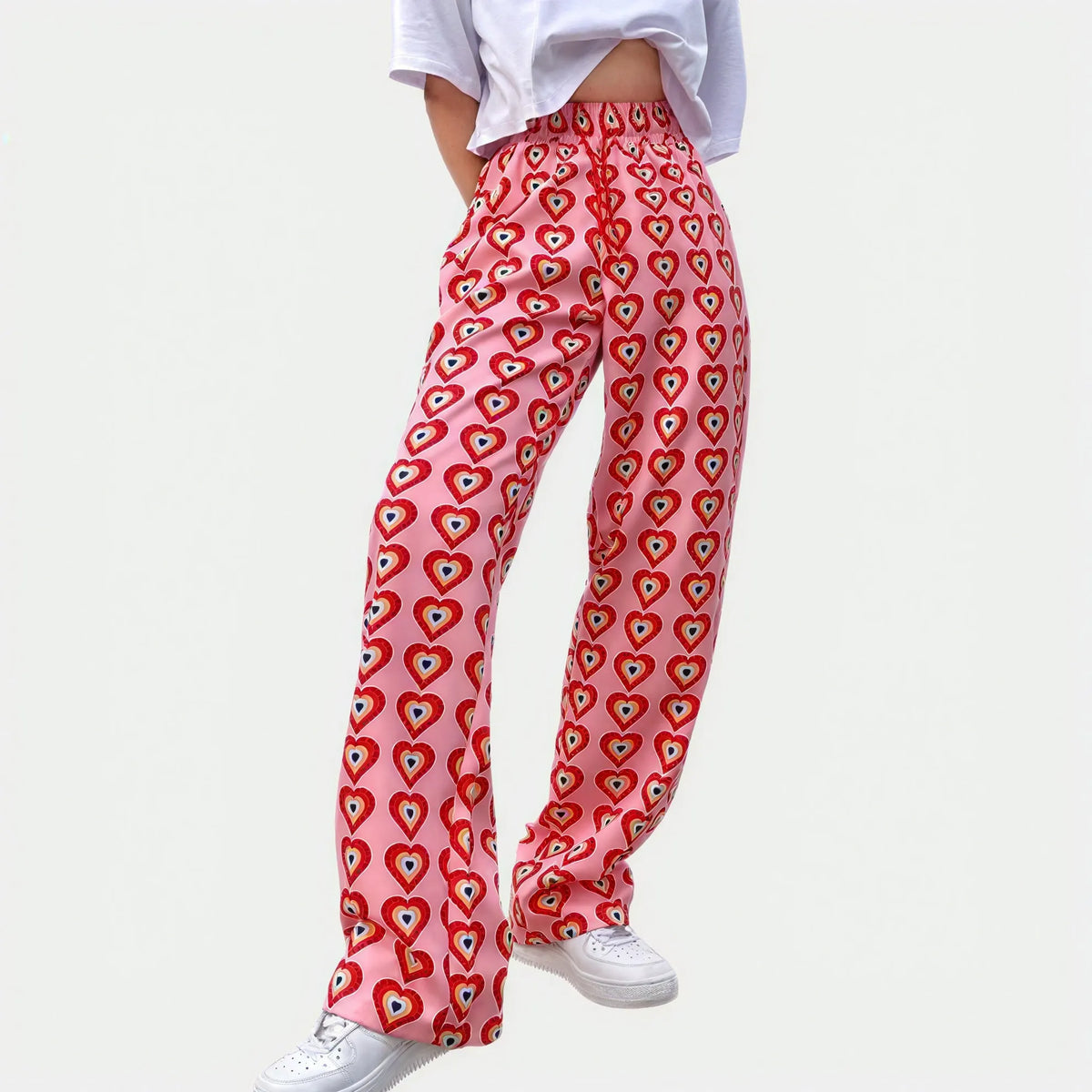 Herzgemusterte Hose mit weitem Bein
