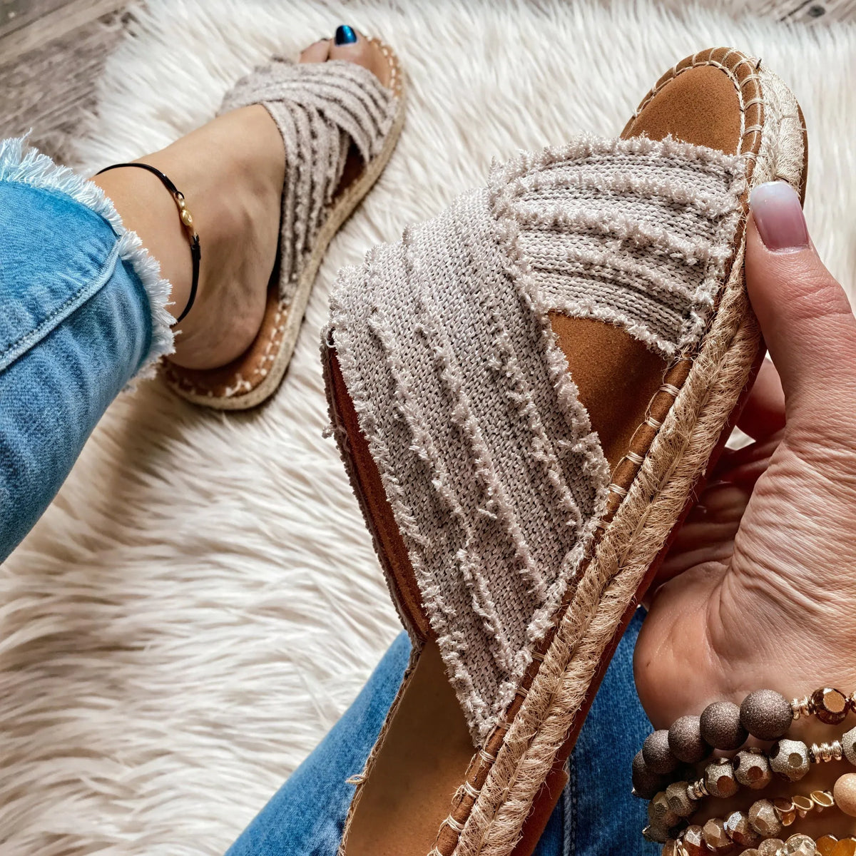 Textil-Sandalen mit Kreuzriemen und Seilsohle