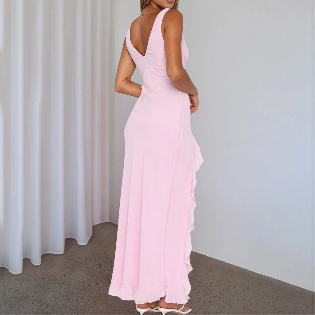 Fließendes Kleid mit elegantem Schlitz und zarten Rüschen