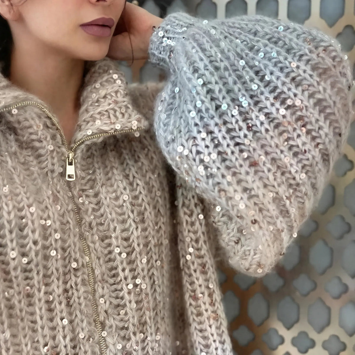 Elegantes Maxikleid mit Strickjacke