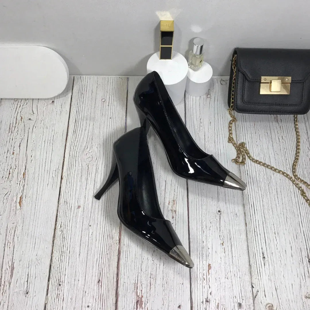 FEMKE | Slingback Hakken Van Patentleer Met Metalen Neus â€“ Elegant, Gedurfd, Verfijnd