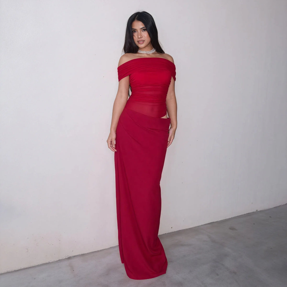 Schulterfreies Maxikleid – Eleganter Taillenausschnitt