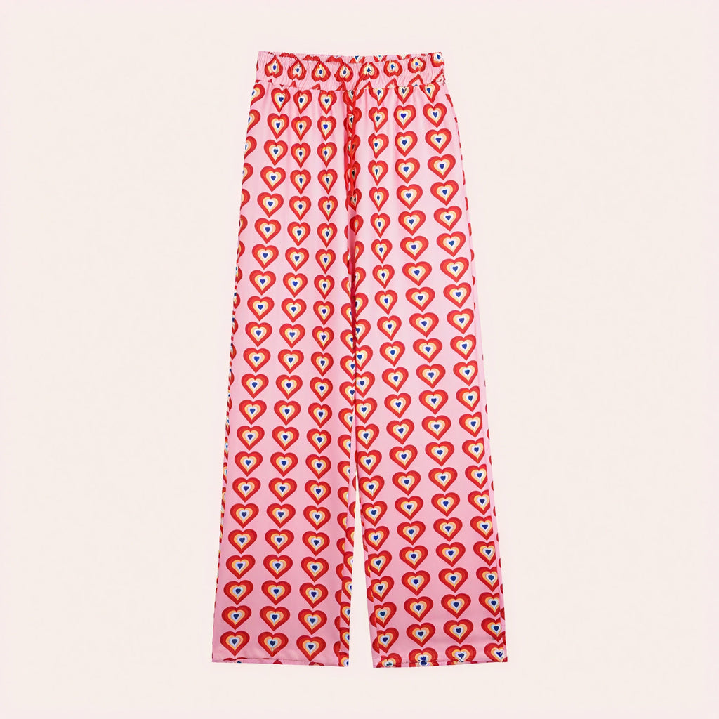 Herzgemusterte Hose mit weitem Bein