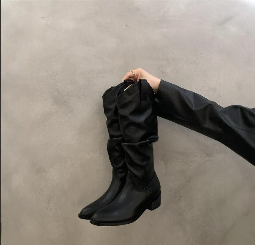 - Vintage-Stiefel aus Wildleder mit RÃ¼schen