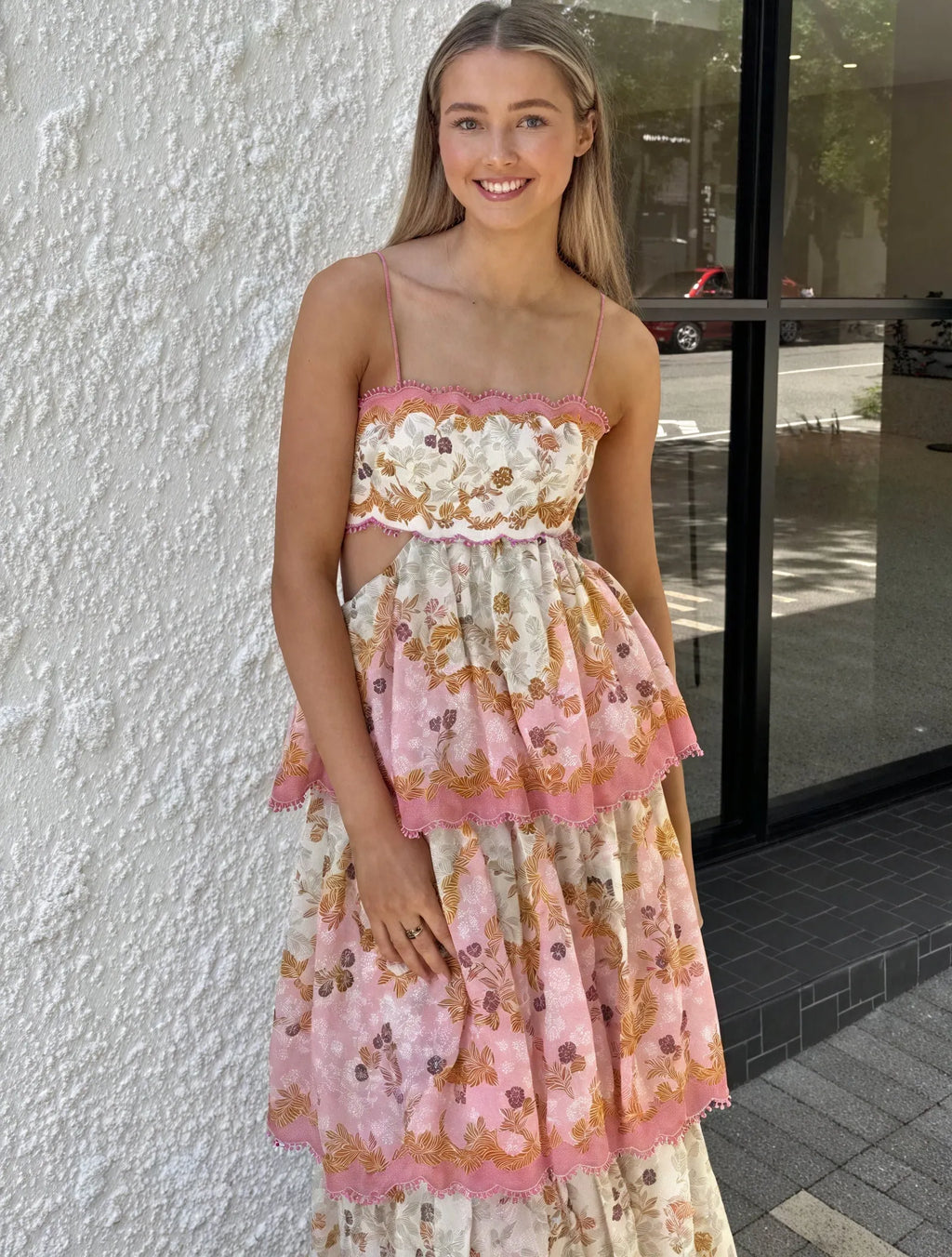 Geblümtes Midi-Kleid mit Stufenrock