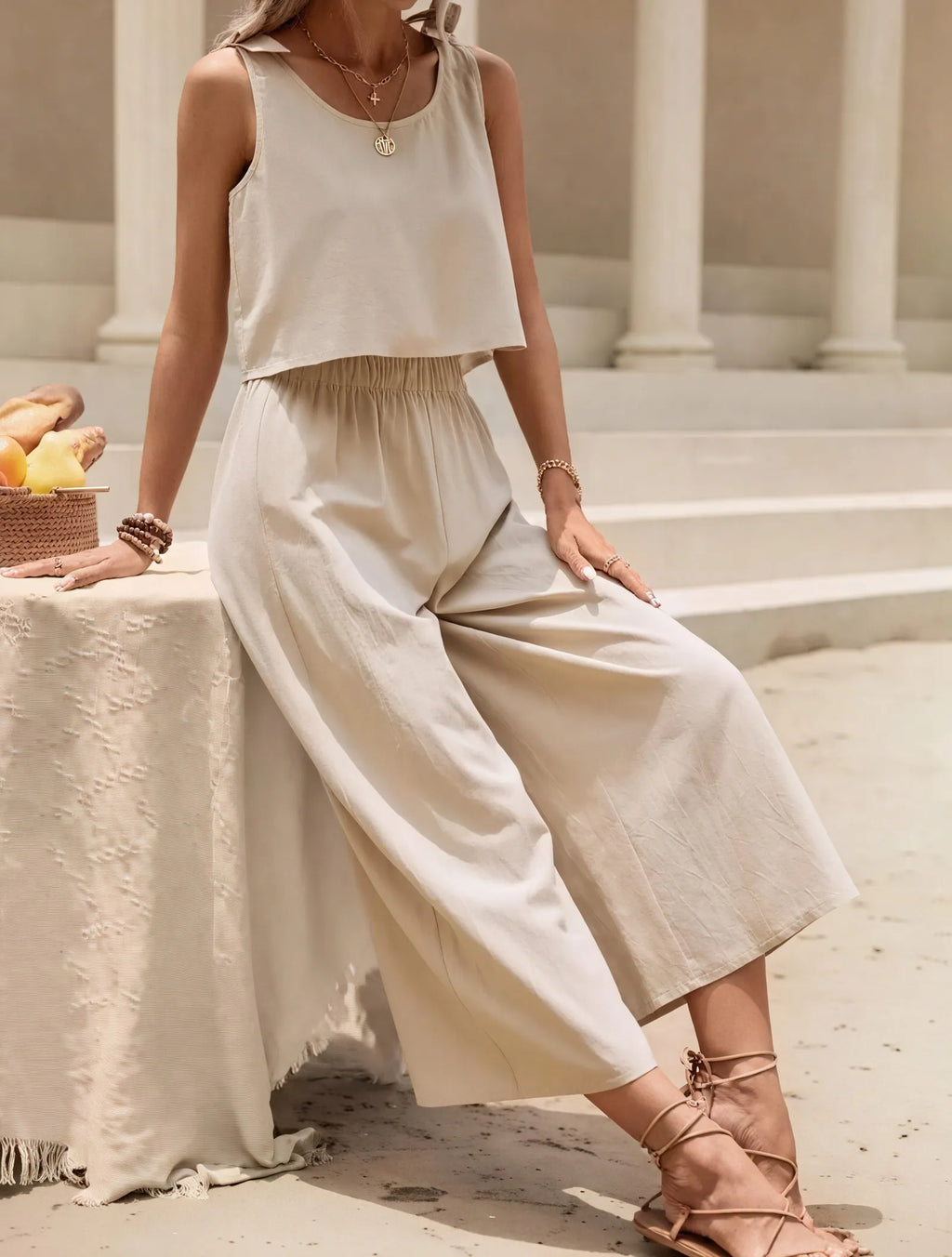 Sommerliches Crop-Top & Hose Ensemble