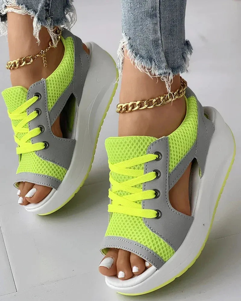 - OrthopÃ¤dische Muffin-Sandalen mit Ausschnitt und SchnÃ¼rung