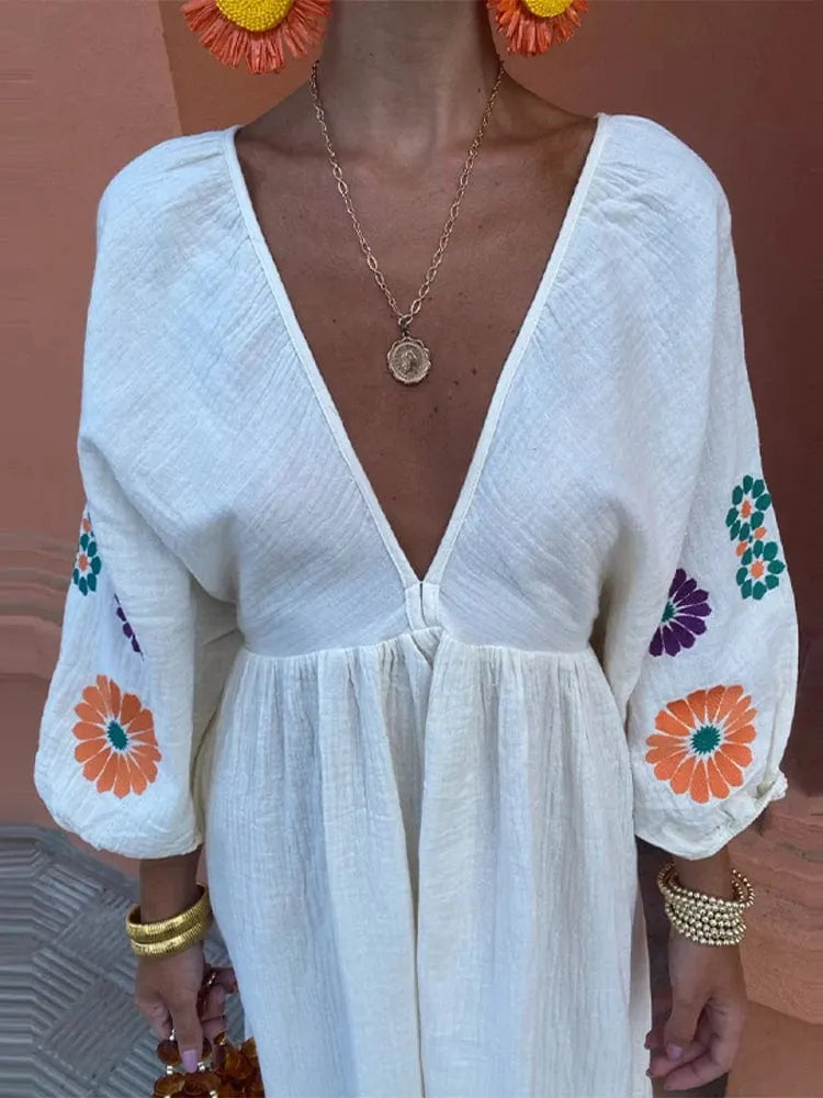 LUMA | Linnen Boho Jurk Met Bloemen, Open Rug & V-Hals - Ibiza Style