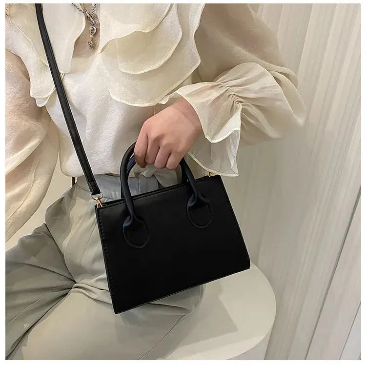 NOOR | Compacte Strakke Dames Tas - Elegant, Tijdloos & Modieus