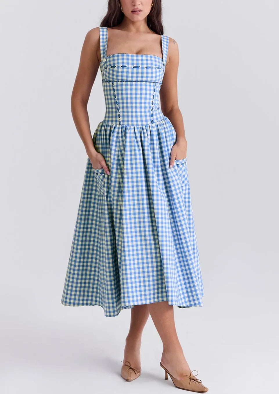 Gingham Kleid – Eckiger Ausschnitt, Knopfdetails