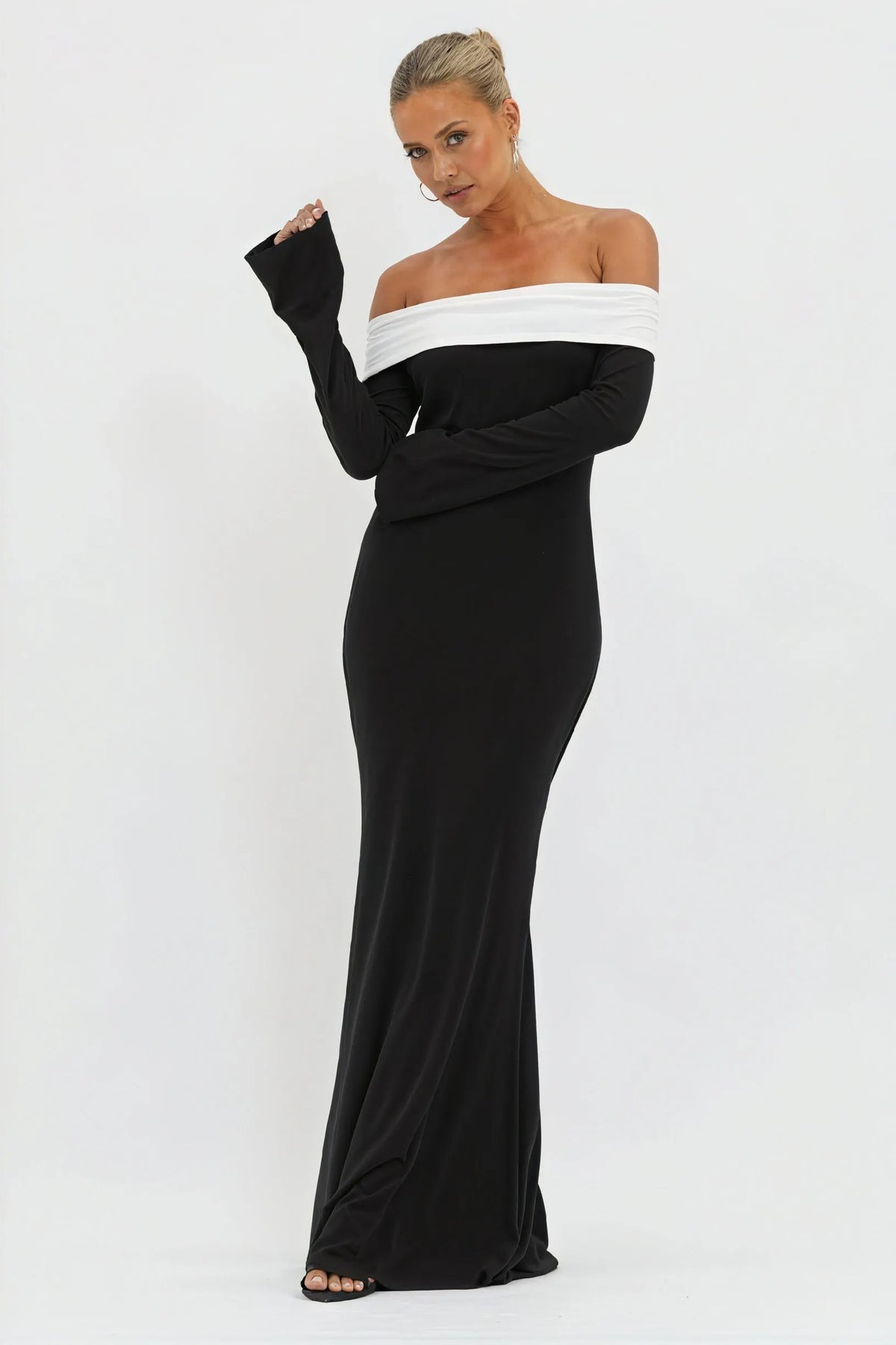 Elegantes Abendkleid mit Farbblock-Design