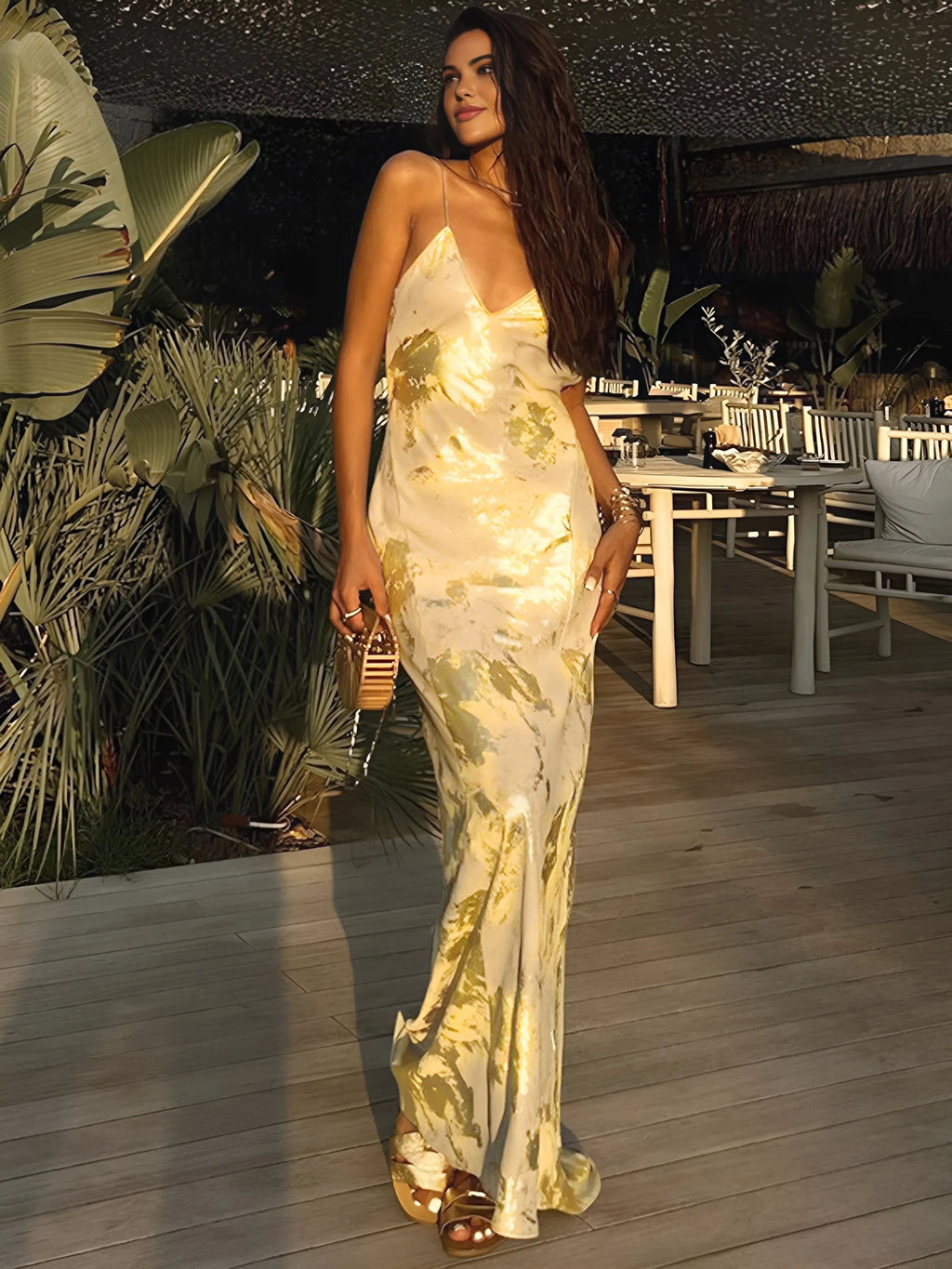 Fließendes Kleid mit zarten Trägern