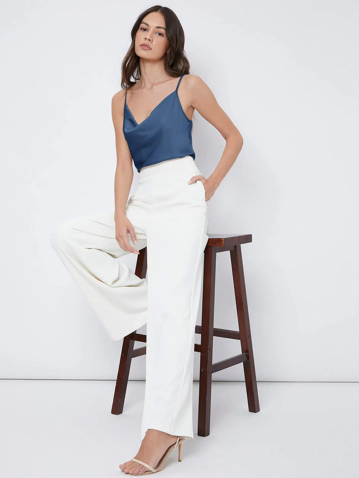 Blusa Feminina Regata Azul Modelo Social